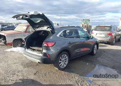 2021 Ford Escape Titanium Hybrid z USA, uszkodzony, nr VIN 1FMCU0DZ0MUB00944